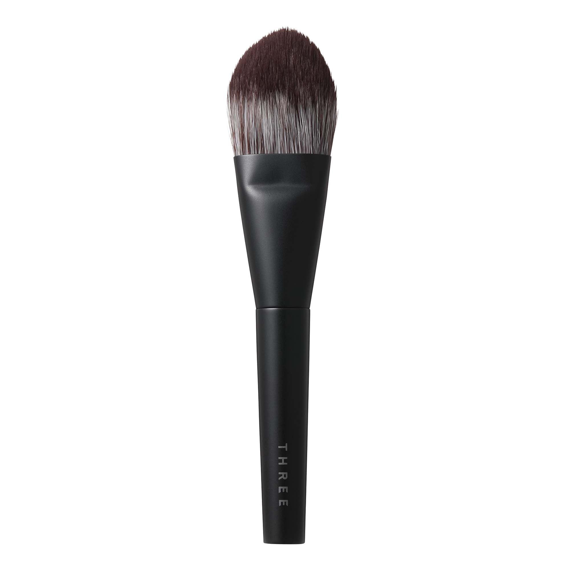 

Кисть для нанесения пудры THREE Pristine Complexion