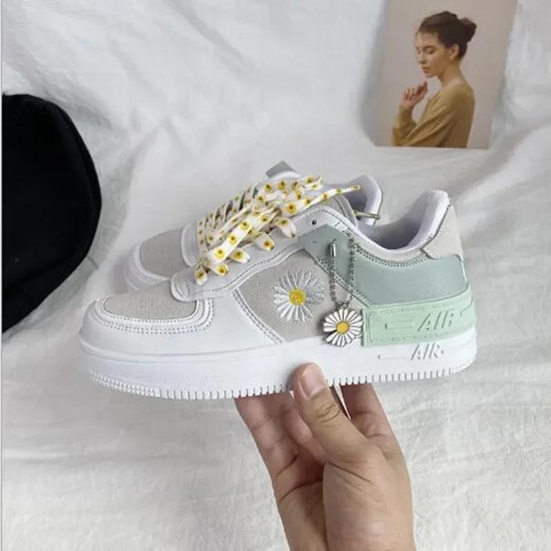 Summer  New Woman Shoes for Women Daisy Flat Anti-Slip Women Sneakers Outdoor CasualCasual Shoes Trainer Female  Shoes