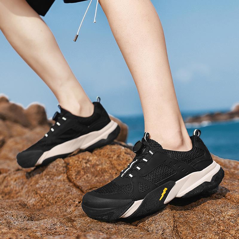 Anti Collision Toe Outdoor Men's Shoes High-quality and Comfortable Sports Mesh Shoes Anti Slip Thick Soled Hiking Travel Shoes