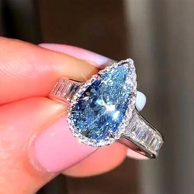 Persönlichkeit Blaue Wassertropfenförmige CZ Ringe für Damen Elegant Braut Hochzeit Zeremonie Party Schmuck Statement Accessoires