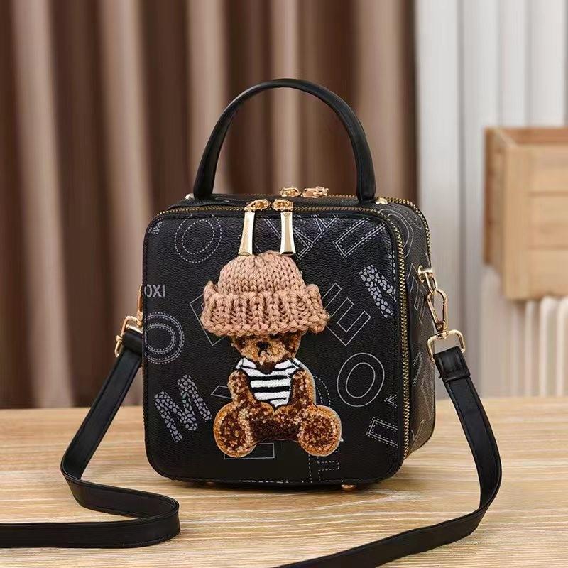 Elegant Crossbody Shoulder Bag For Women In Vintage Style With Cozy Cotton Lining Ideal For Everyday Use