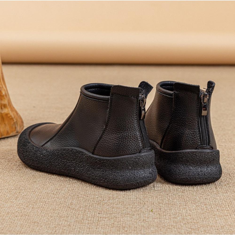 Women's Boots Autumn Winter New Flat-bottomed Round Head Casual Retro Soft-soled Soft-faced Ankle Boots Women's Large-size41-43