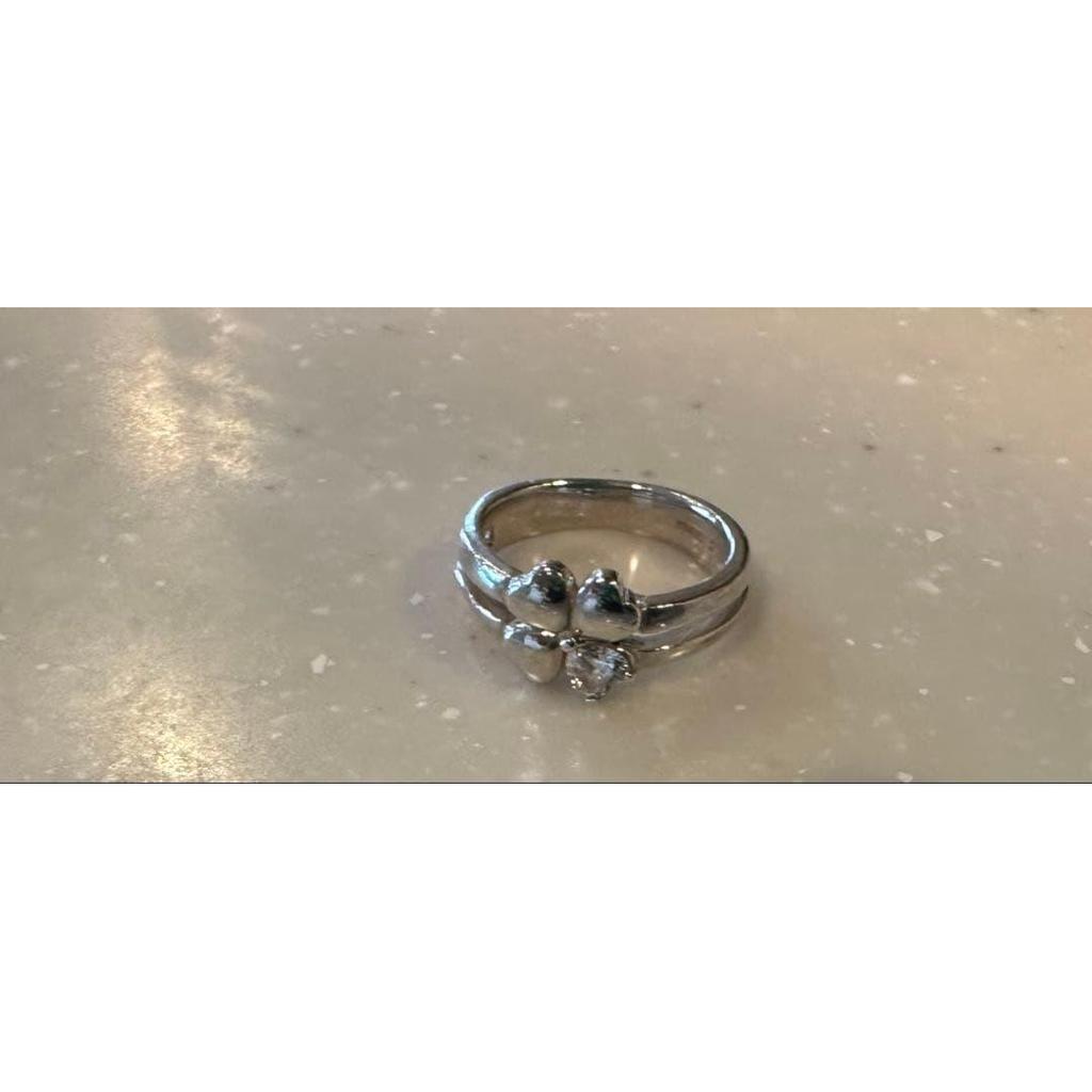 Used Good condition 4 ring clover silver