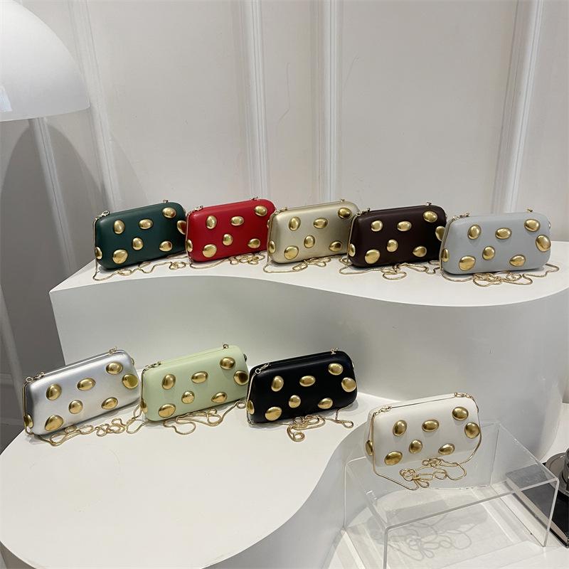 Retro Underarm Bag for Women Rivet Decor Design Autumn Winter Versatile Texture Phone Bag Fashion One Shoulder Crossbody Bag