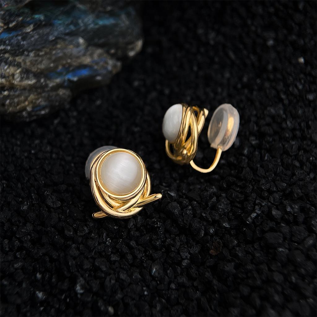 18k Gold Geometric Cat's Eye Stone Stud Earrings - French Light Luxury Style