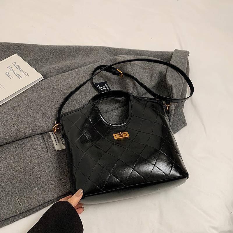 Popular Hot-selling Niche High-end Diamond Embroidery Thread Portable Bucket Bag Commuter Versatile Oil Wax Leather Messenger Women's Bag