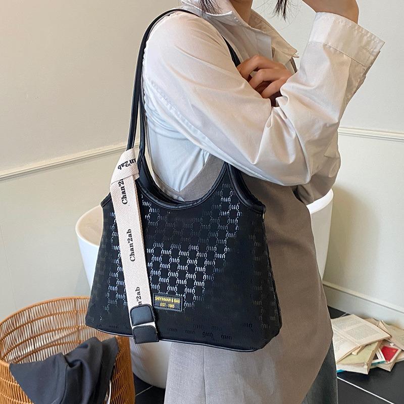 Large-capacity bag women's new fashionable and versatile summer shoulder underarm bag casual commuter tote bag