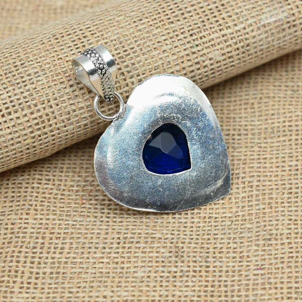 Massiver 925er-Sterlingsilber, wunderschöner, im Labor hergestellter, handgefertigter Anhängerschmuck mit blauem Saphir