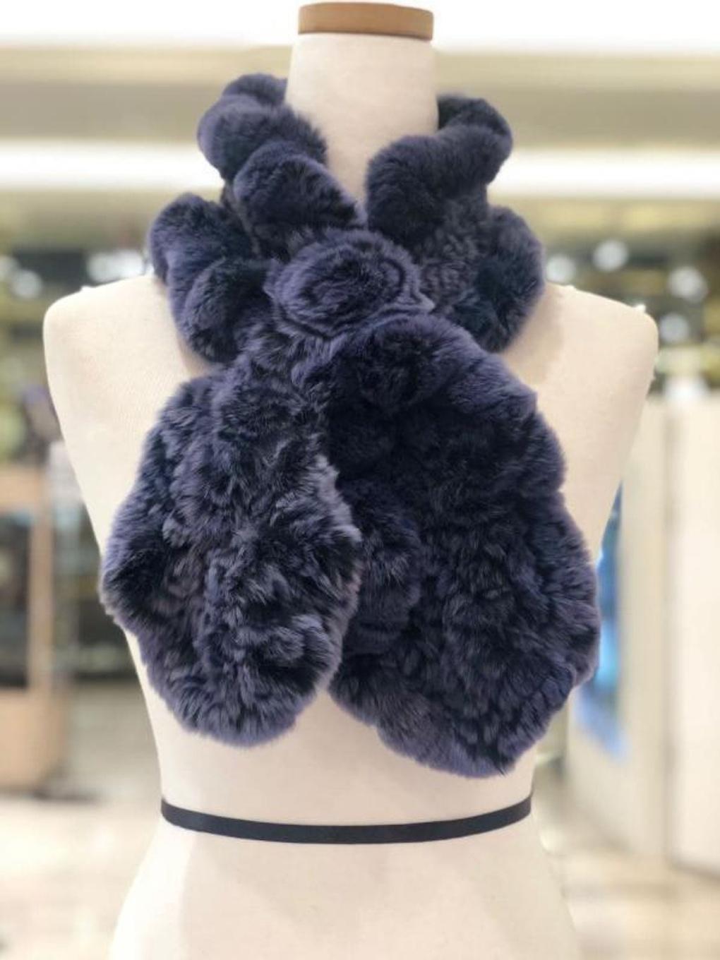 

MJ Arnaldobasini Rex Sharing Fur Floral Women s Muffler ABWFM-20266