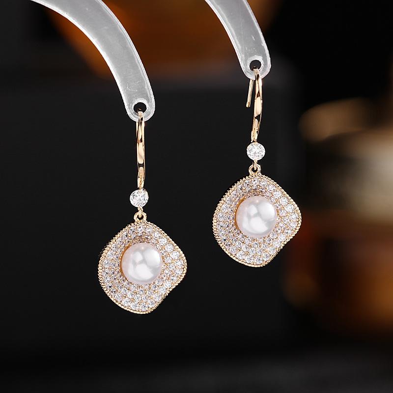 Natural Freshwater Pearl Geometric Earrings for Women Pendientes Micro Pave Cubic Zirconia Earring Designer Fashion Jewellery