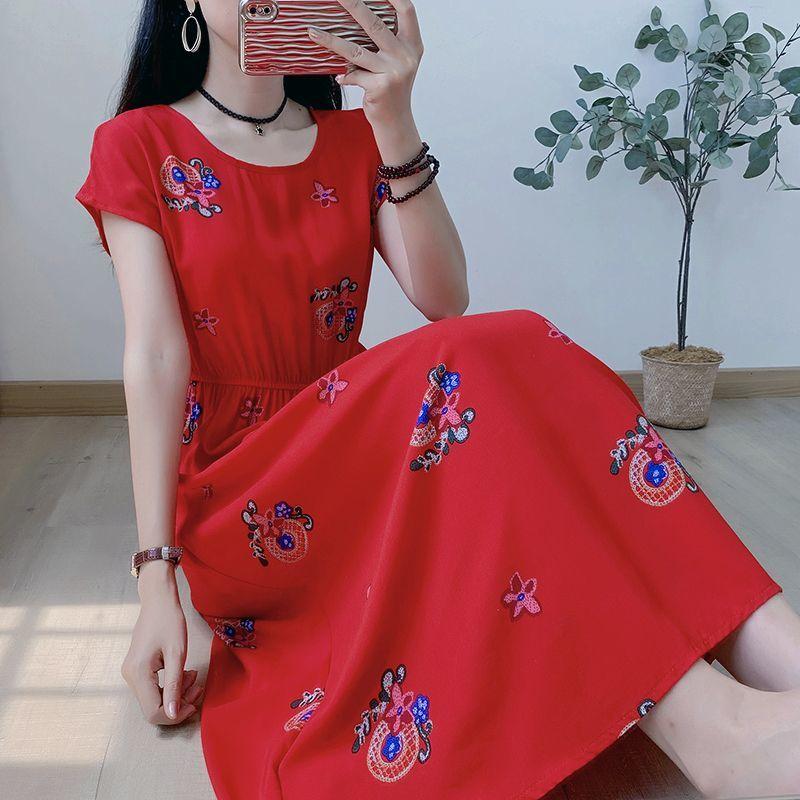 Свободное и обтягивающее хлопково-шелковое платье с короткими рукавами для летней — фото 15