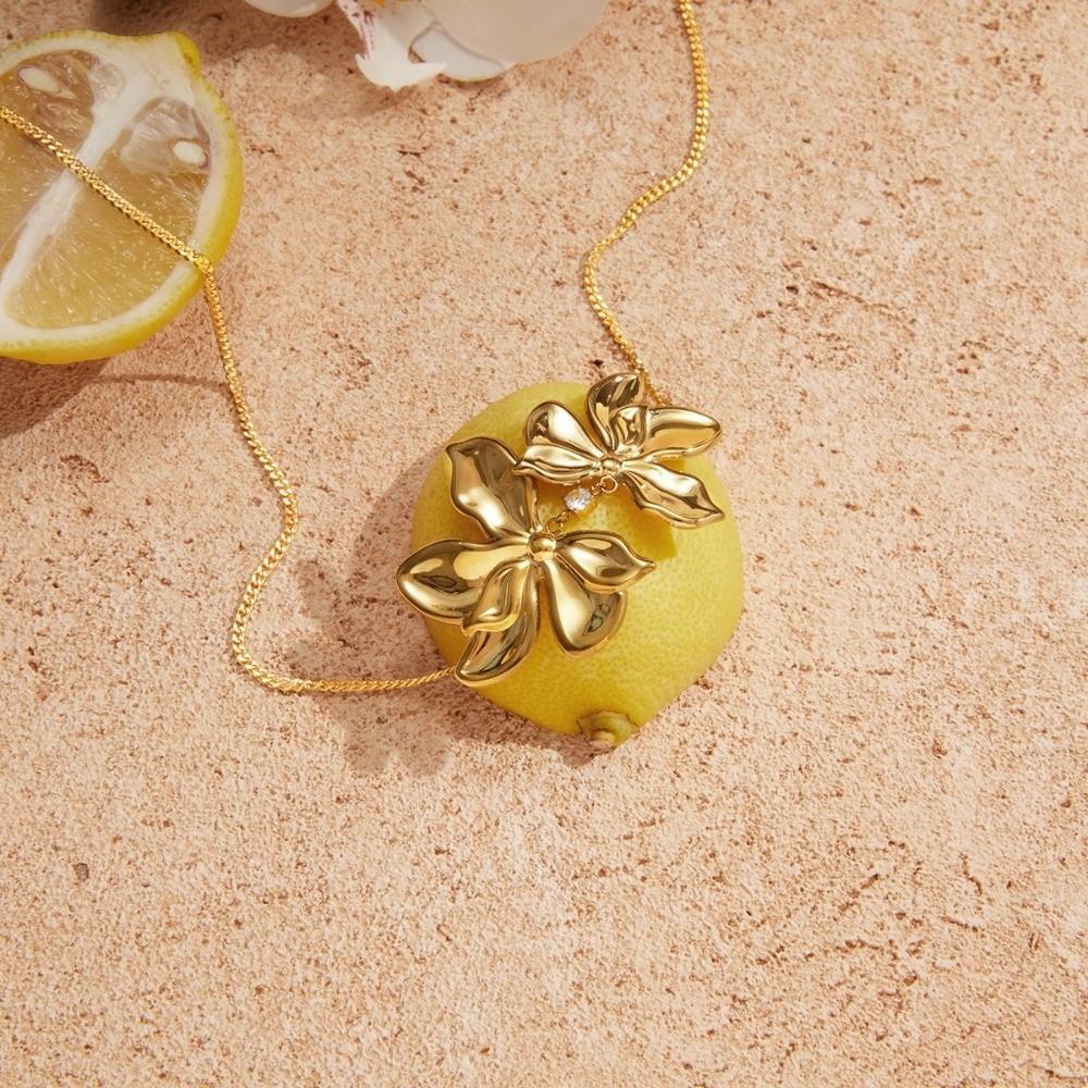 Elegant Flower Pendant Necklace Stainless Steel Sweater Chain Creative Necklace  Jewelry Gift