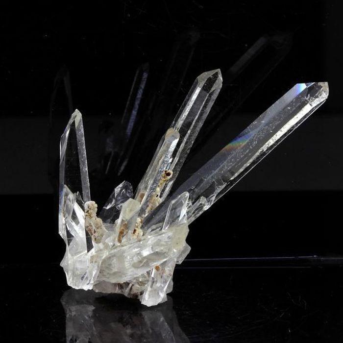 Pierres et Minéraux. Quartz. 85.40 ct. La Gardette Mine, Bourg d'Oisans, Isère, France.