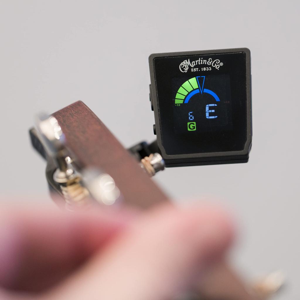 MARTIN 18A0126 Clip-on Chromatic Tuner for Guitar, Bass, Ukulele, Violin, and Other Instruments