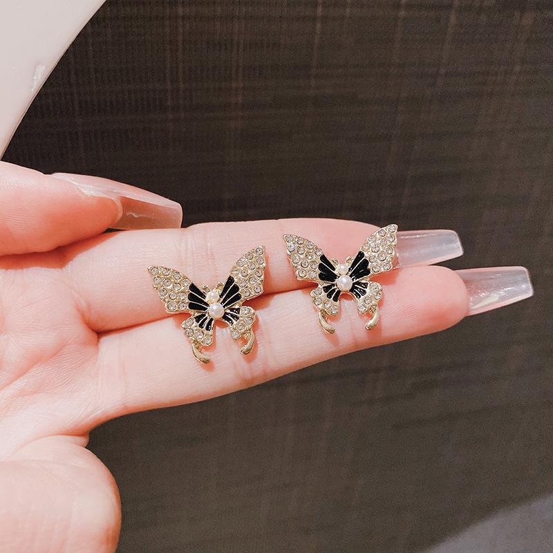 Unique Butterfly White Black Color Stud Earrings for Women Hiphop Geometry Metal Ear Party Jewelry