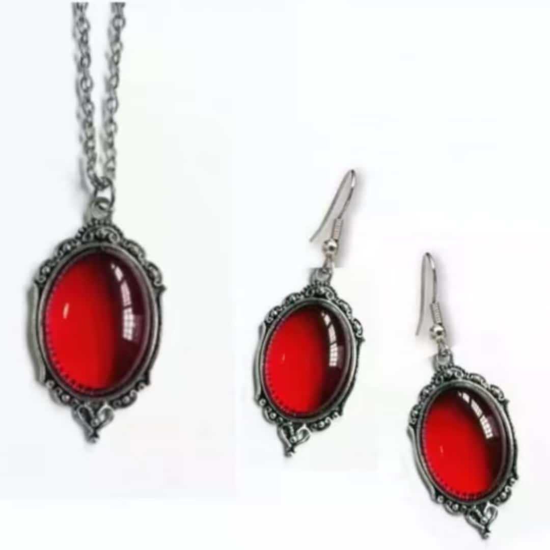 

2pcs Set Retro Temperament Sliver Color Oval Lacework Inlay Red Crystal Glass Pendant Necklace Earrings for Women Jewelry Sets красный