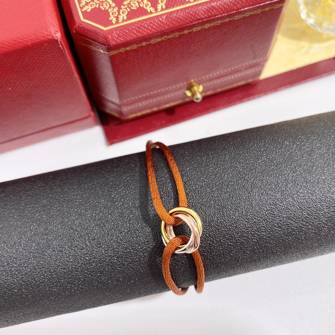 

Премиальный трехцветный красный браслет: Бесшовный талисман на удачу для пар