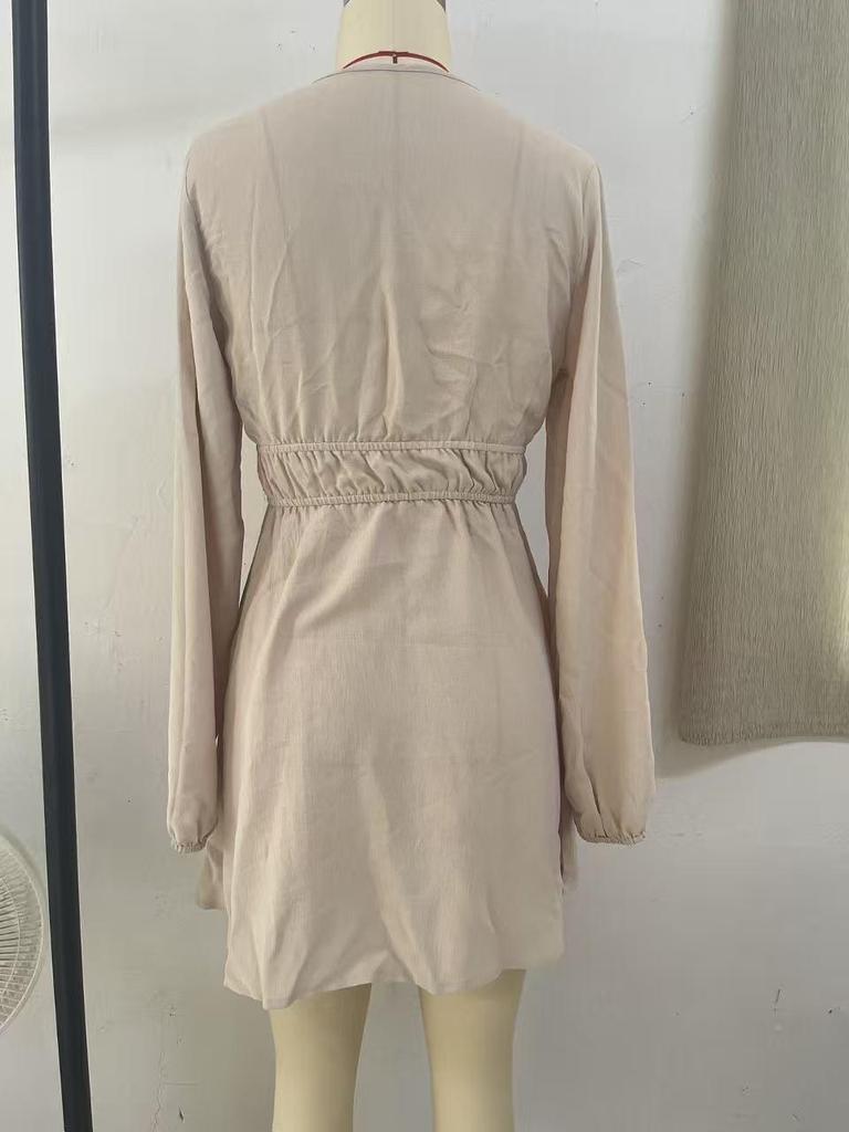 European & American Women's V-neck Lantern Sleeve Short Casual Dress with Waist-cinching Lace-up