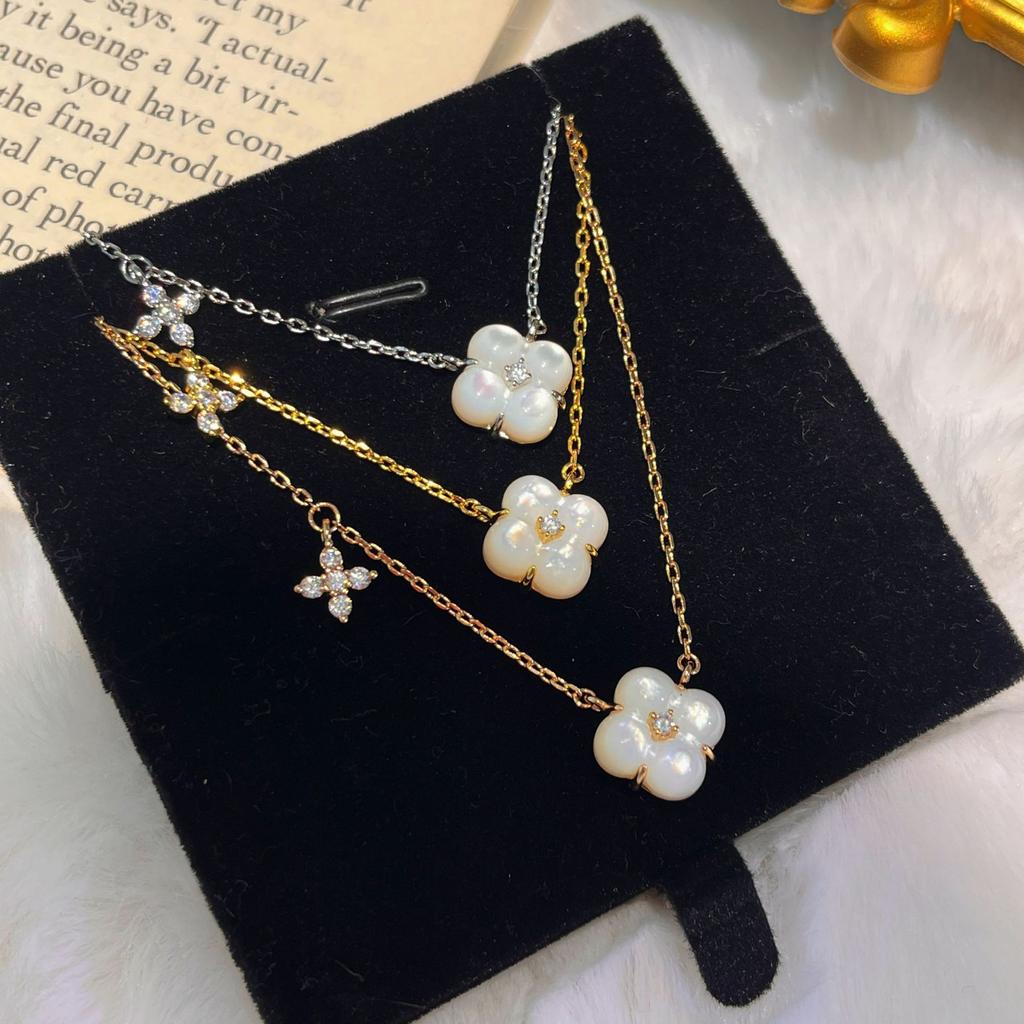 Treating Pool Natural Fritillary Four Leaf Flower Necklace Retro Light Luxury White High-End Flower Clavicle Chain
