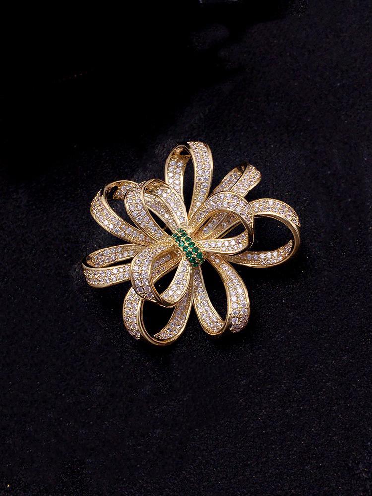 Korean High-End Flower Zircon Copper Brooch for Suits and Cheongsams