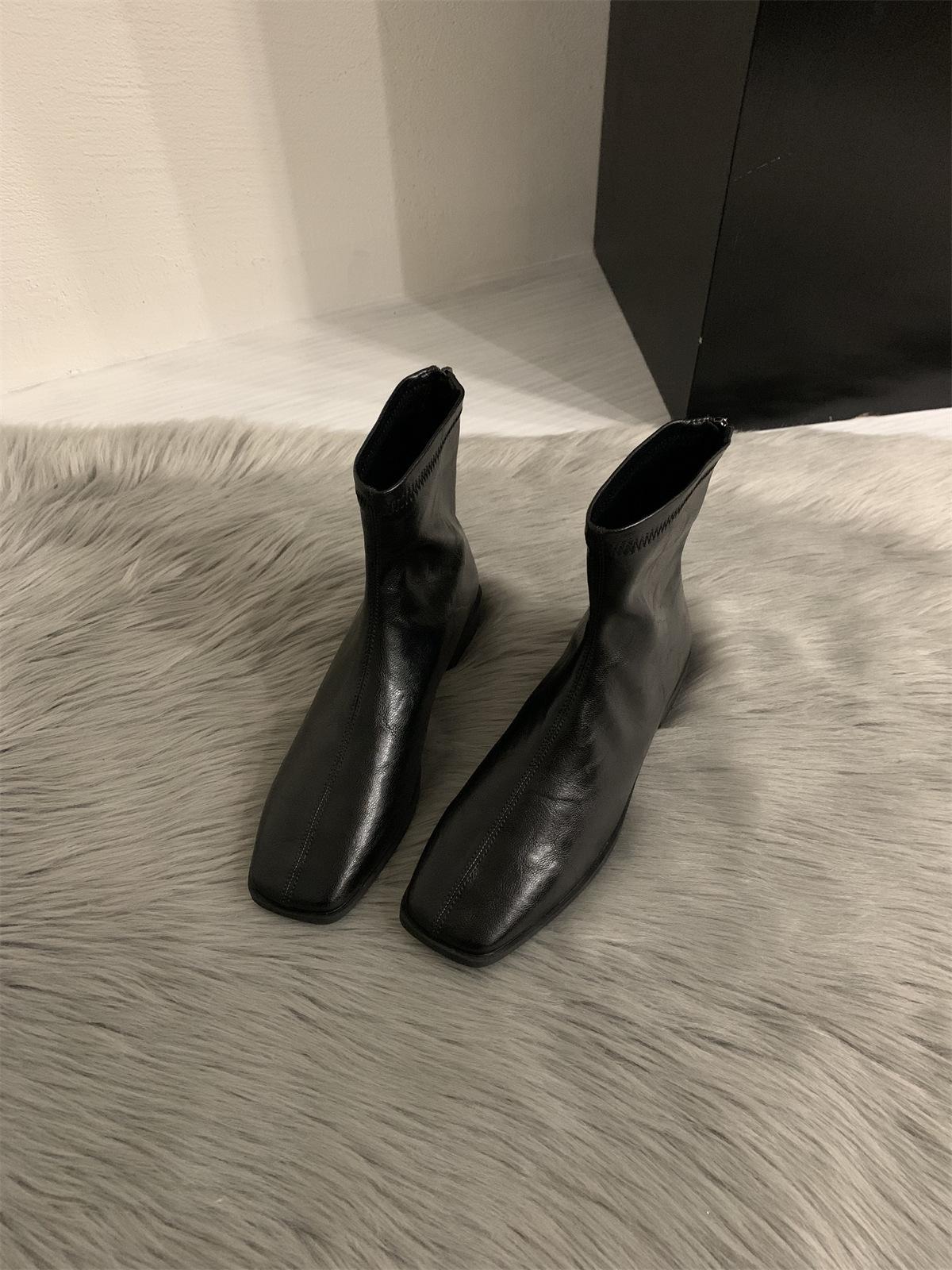 

2025 осень и зима новые минималистичные из мягкой кожи квадратный носок универсальные на низком каблуке ботинки мартин женские с задней молнией на плоской подошве тонкие короткие ботинки 38
