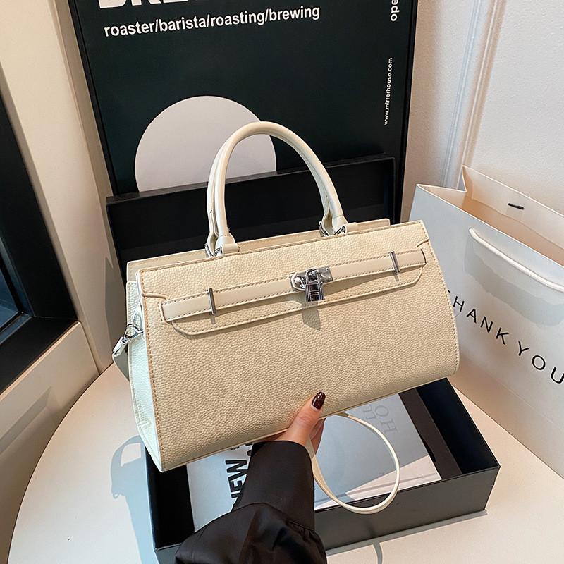 Elegant Women Soft Handbag Internal Solid Color Design And Lock Decoration