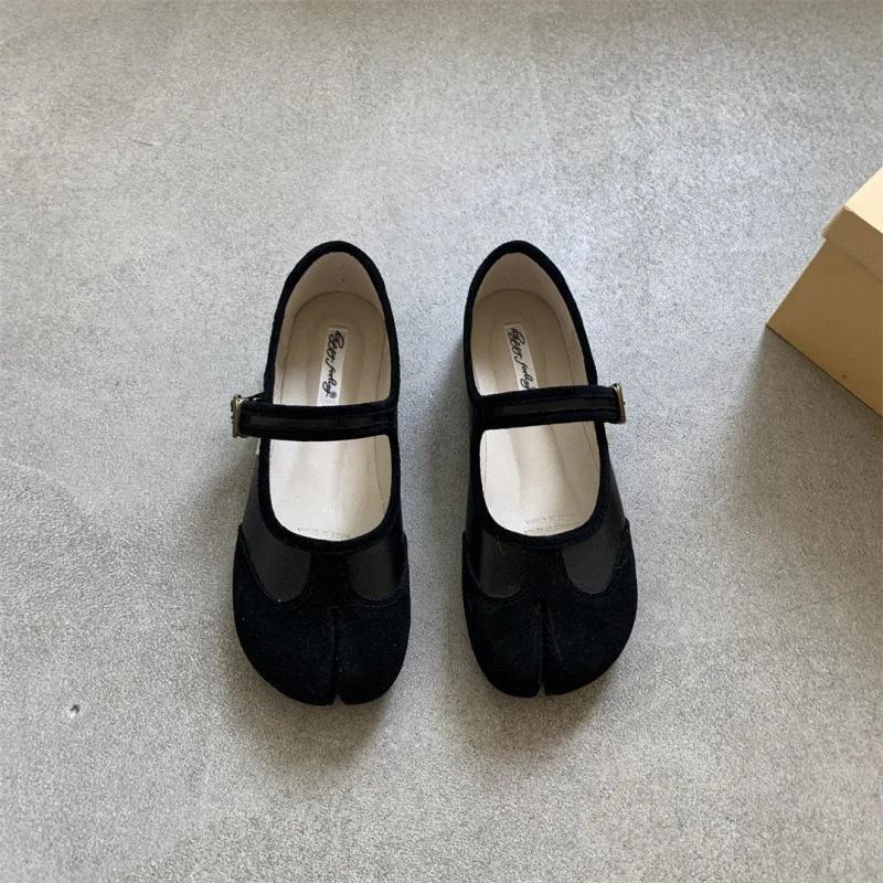 

Модные женские туфли Мэри Джейн в стиле ретро красного цвета на весну 2025 года, увеличивающие рост, с дизайном «свиное копытце», слипоны с круглым носком, резиновая подошва, одинарные туфли 35 чёрный