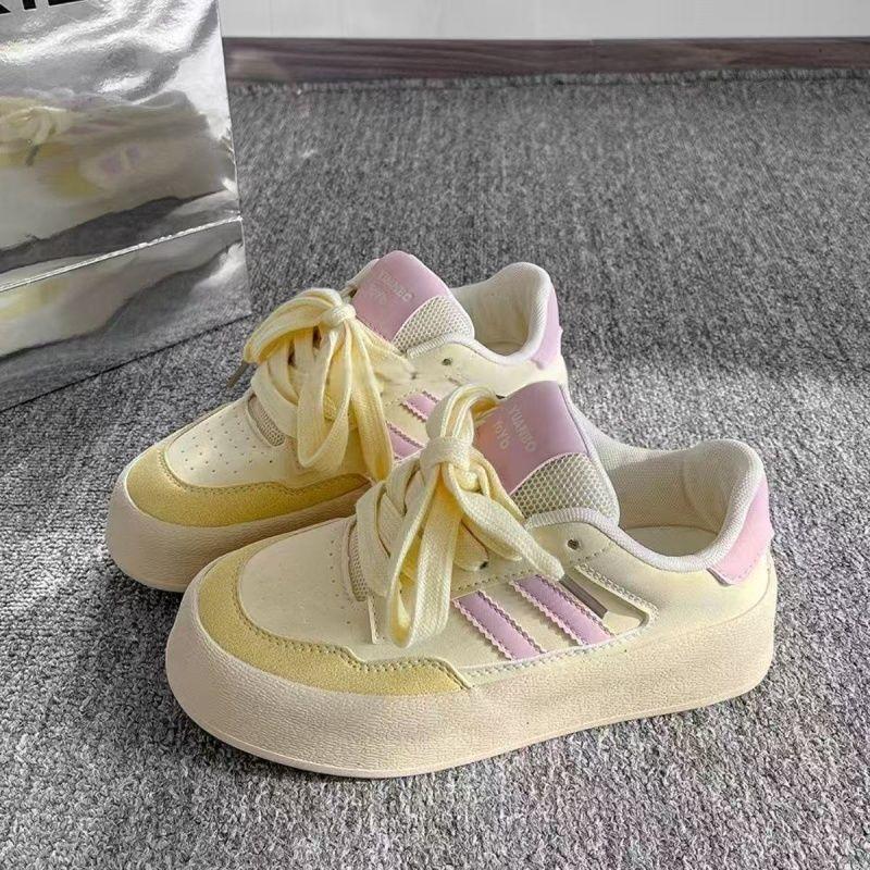 Thick sole height increase 2026 spring and autumn new retro soft sole comfortable moral training shoes women's casual versatile board shoes