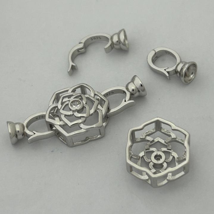 Handmade S925 Sterling Silver Flower Necklace Pendant with Pearl Clasp