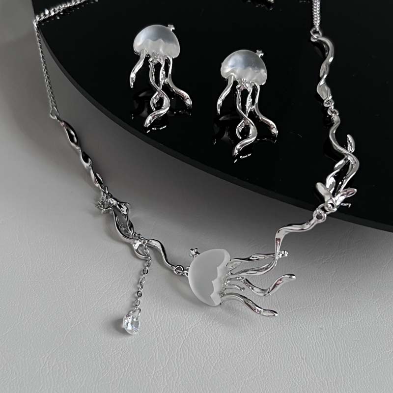 New Floating Jellyfish Matte Crystal Earring Necklace Set Fashion Accessories Female Acaleph Stud Earrings Jewelry
