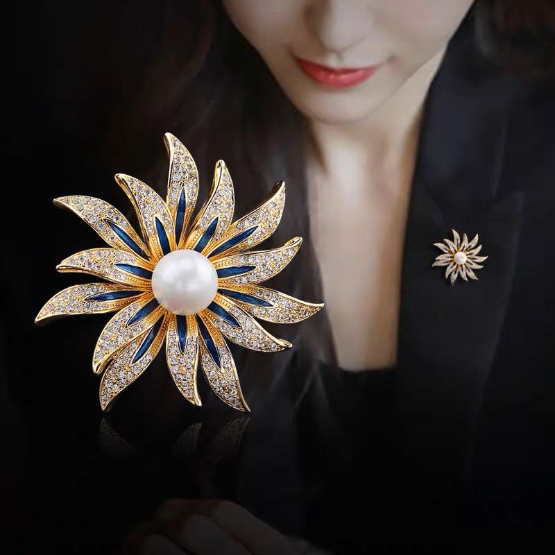 Exquisite Simulation Pearl Sunflower Brooches Lapel Pin Lady Rhinestone Flower Brooches Corsage Coat Wedding Jewelry For Women