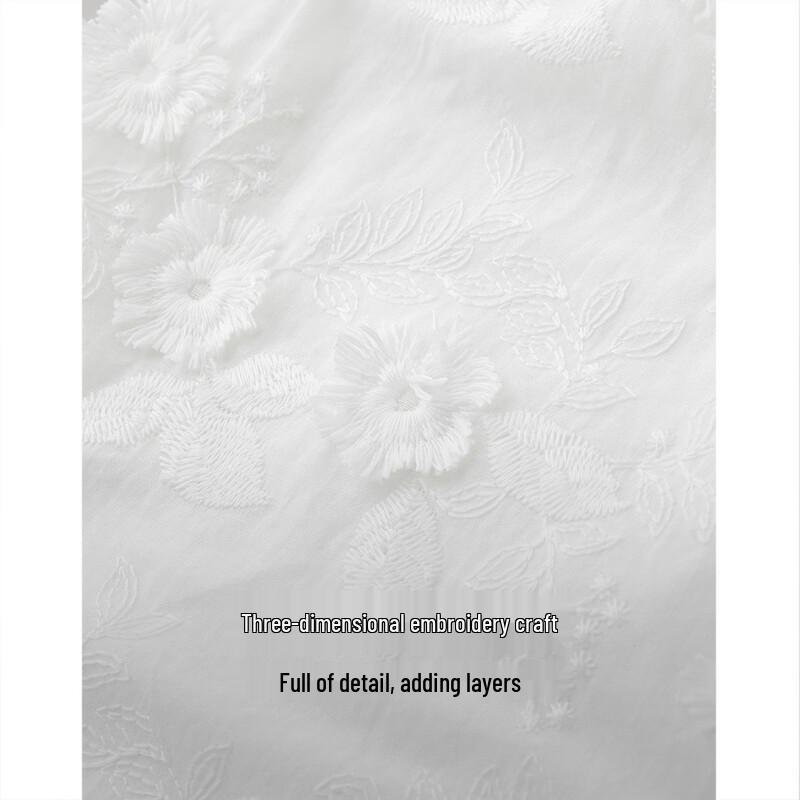 Demana Embroidered Round Neck Mid-Sleeve Blouse