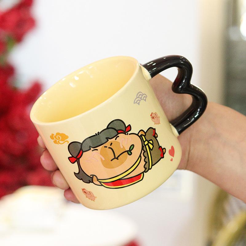 Kreativ och intressant Nezha-mugg med lock och sked med högt värde Hushållskoppar Söta keramiska koppar Vattenkopp Presentförpackningsset