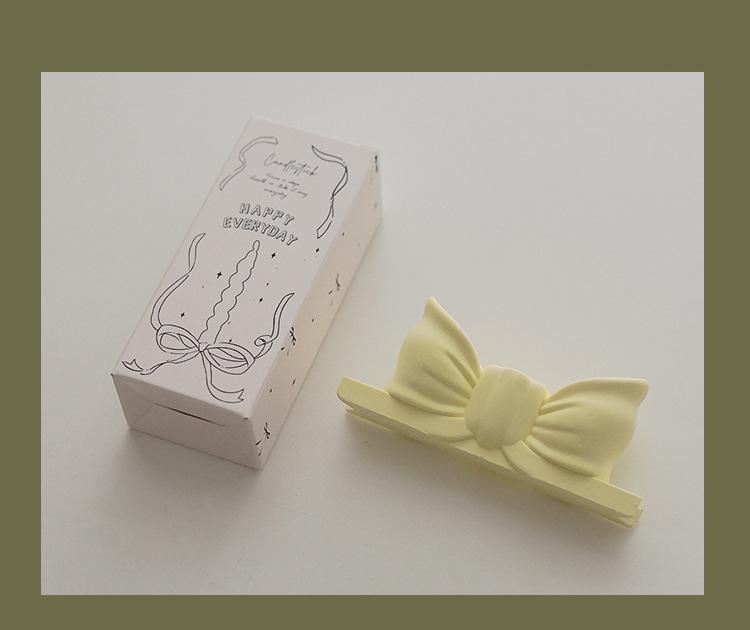 Inspired Atmosphere Candlestick: Creative Long Stem Aromatherapy Candle Holder with Plaster Bow Ornament for Home Decoration