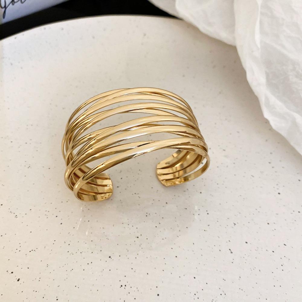 European and American Simple Bracelets, Arm Rings, Niche Cold Wind Temperament Bracelets, High-end Sense and Versatile Jewelry.