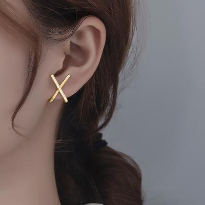Bijoux de mode Boucles d'oreilles simples en cuivre incrusté de zircon taillé en croix Tempérament Femme Quotidien Tout-match Boucle d'oreille
