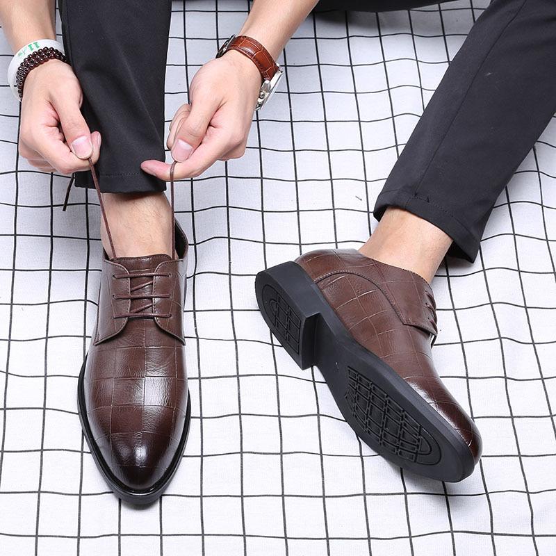

2025 spring men s shoes business dress leather shoes British trendy men s pointed head lace-up casual shoes 44