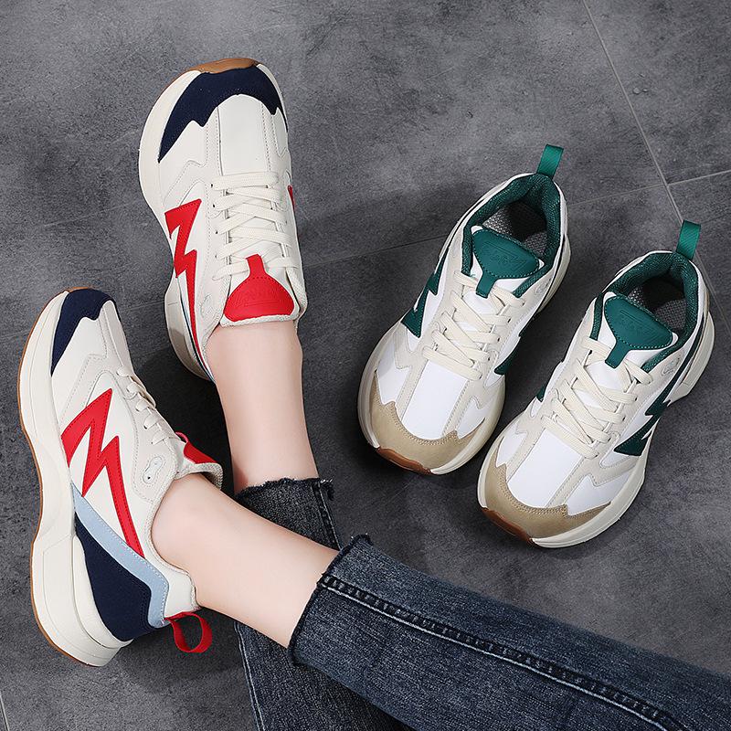 Four Seasons New Lightweight and Comfortable Mesh Breathable Casual Small Fresh Sneakers Hiking Shoes