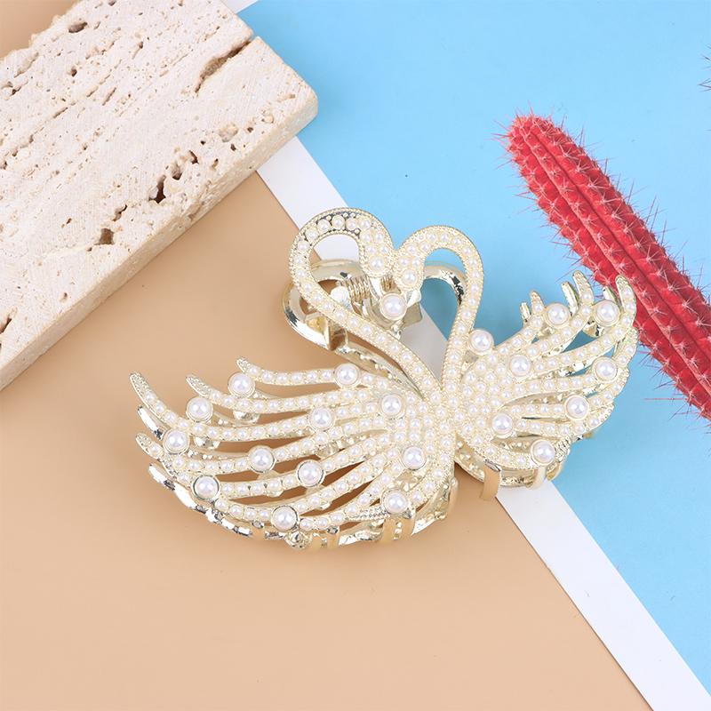 

Два лебедя, волосы, коготь, жемчуг, зажим в виде акулы, украшение для головного убора