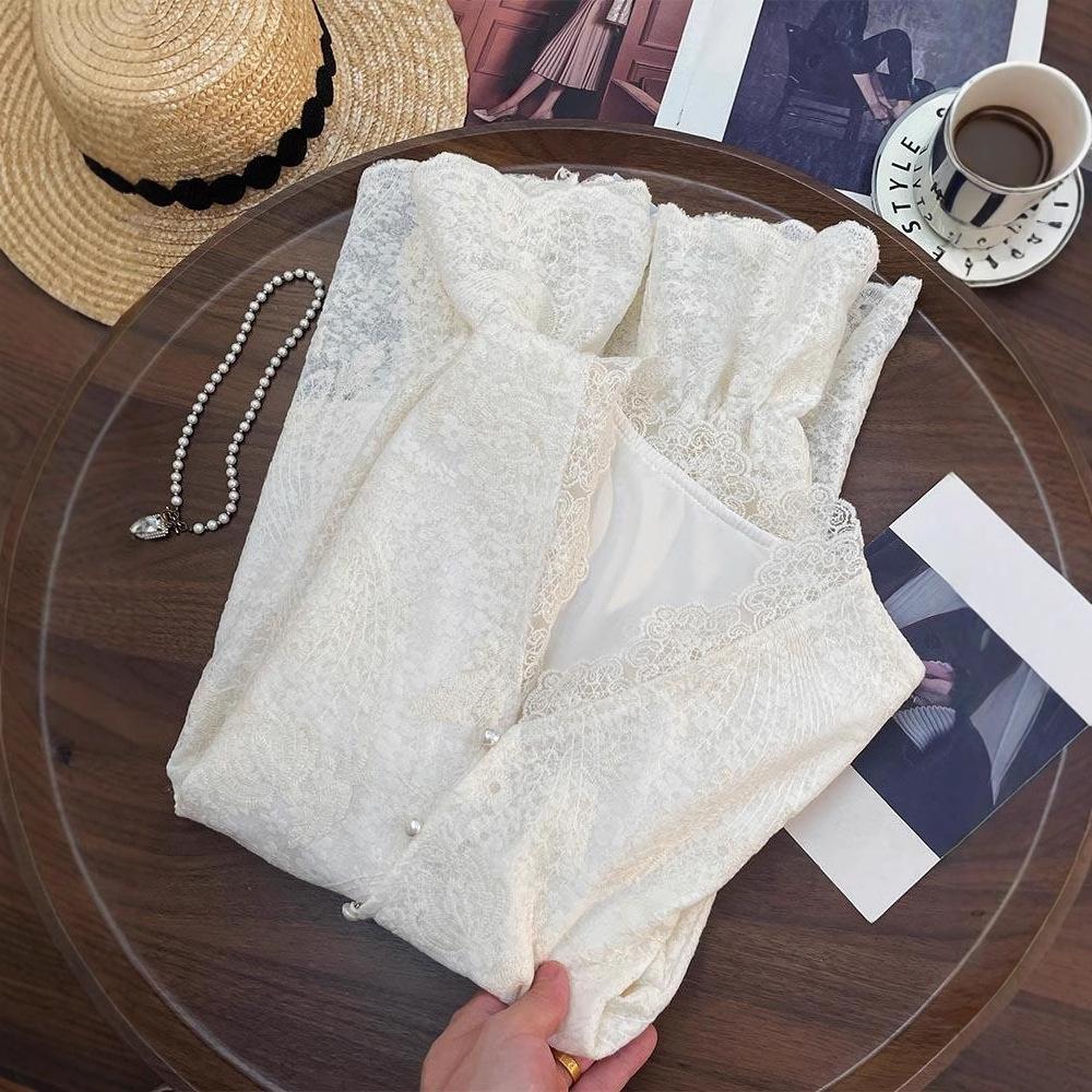 Early spring new Korean design lace pearl vest + hollow French shirt set