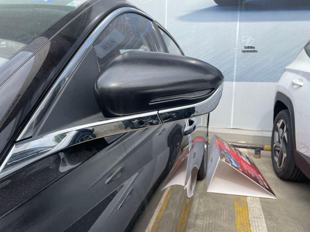 Mingtu Rearview Mirror & Door Handle Cover with Bright Trim for 21st Generation