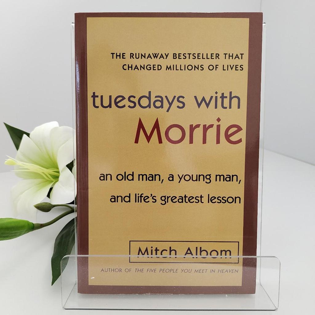 Cross-Border Bestsellers: Tuesdays with Morrie by Mitch Albom (English Edition)
