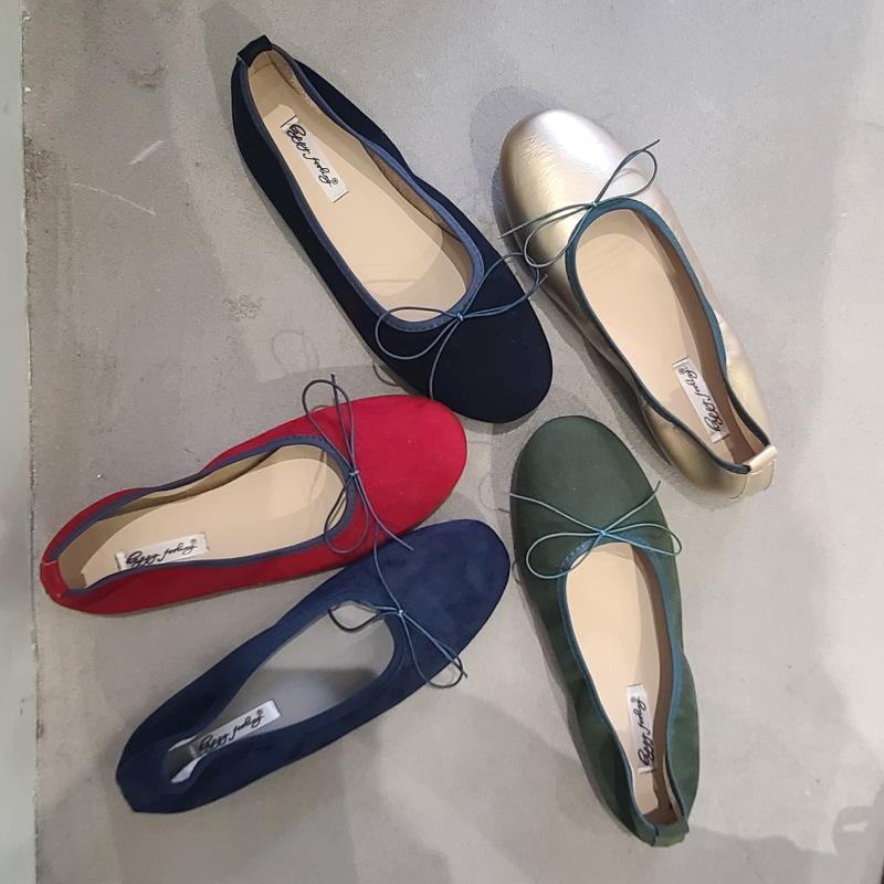 

Нові балетки срібні з плоским дном та світлим верхом, жіноче взуття з бантом, червоні човники 35 золотий