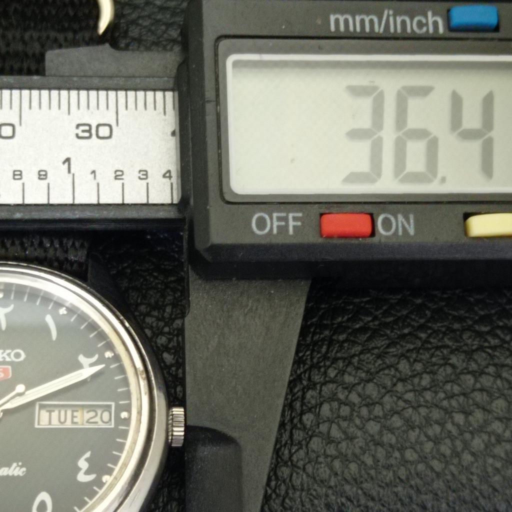 SEIKO 5 AUTOMATIC 7019A VINTAGE JAPAN MENS ARABIC BLACK DIAL WATCH a701442-5 R206b-a701442