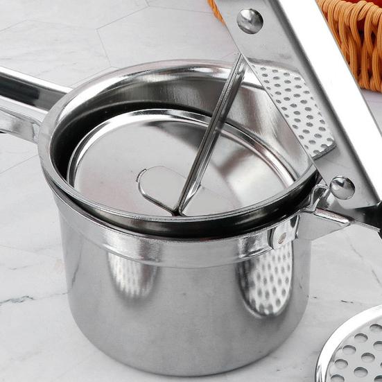 Ricer for Mashed Potatoes Stainless Steel Potato Press Manual Juicer Potato Masher Professional Kitchen Tool