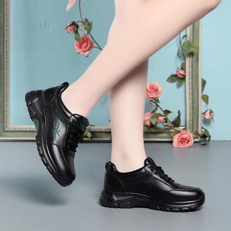 Fashion Thick-Soled Casual Sneakers For Women In Spring Autumn Middle-Aged Women's Versatile Travel White Shoes Soft Sole Mother's Shoes