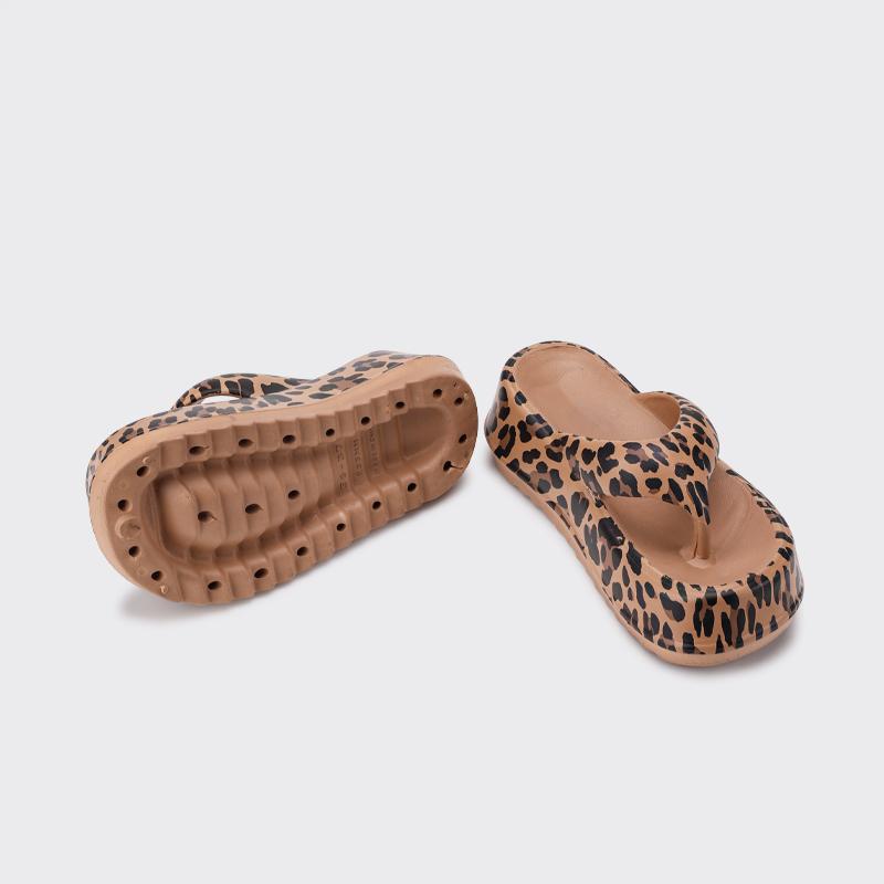 Женские шлепанцы для уличной одежды летом. Новый стиль с застежкой на носок на толстой — фото 9