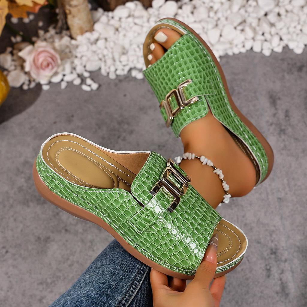Mode Été 2025 Nouvelles Pantoufles pour Femmes Sandales Plates Décontractées Tendance 2025 Chaussures Slingback Femme Plateforme Compensée Sport Pantoufles Slides Femmes