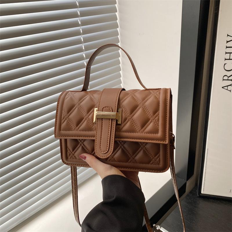 

This year, the popular bag ladies 2025 new autumn and winter models, high-end handbags, fashionable one-shoulder messenger small square bags
