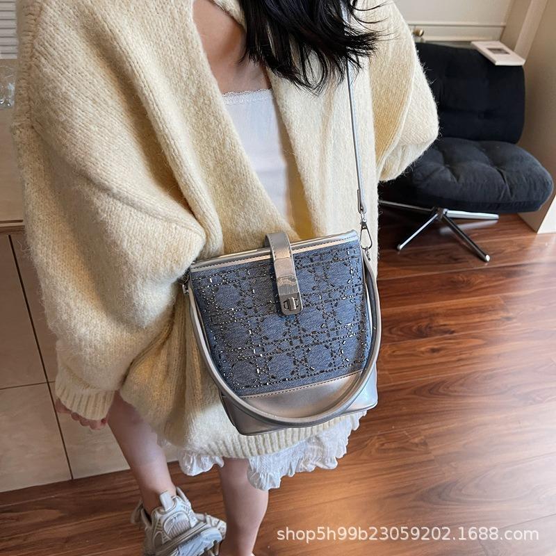Light Luxury Bucket Bag, New Fashionable Portable Shoulder Bag, High-quality Texture, Large-capacity Small Bag, Oblique Span Bag for Women